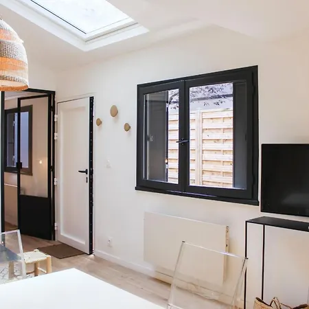 Charming House In With Terrace * Montreuil (Seine-Saint-Denis)