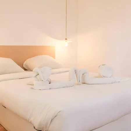 Charming House In With Terrace Сasa de vacaciones *