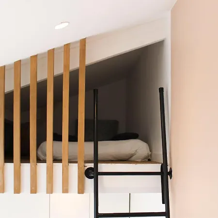 Сasa de vacaciones Charming House In With Terrace